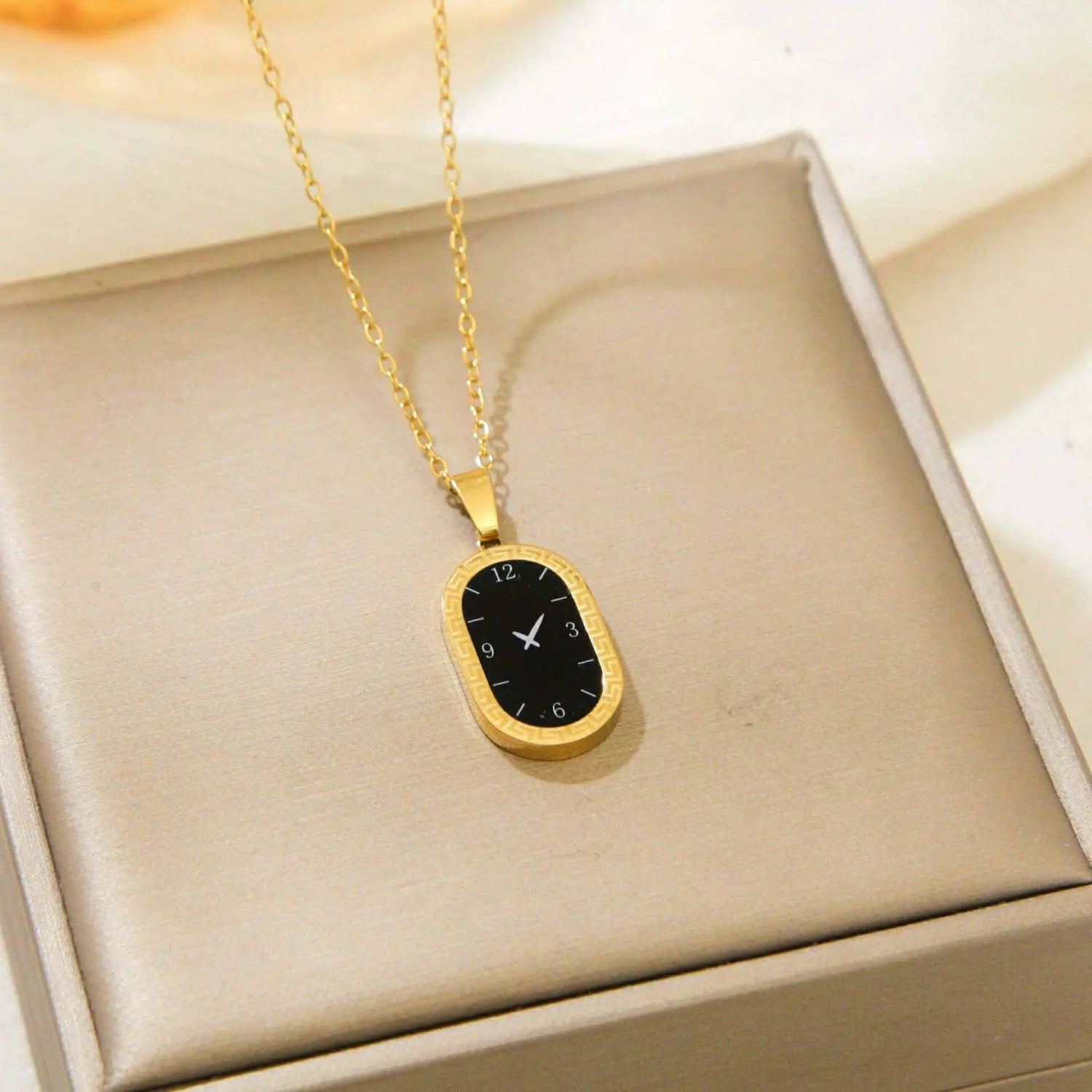Trendy Watch Dial Pendant